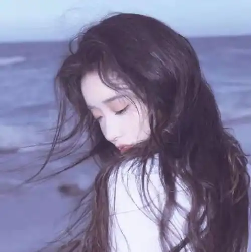 女生头像ins高级质感白