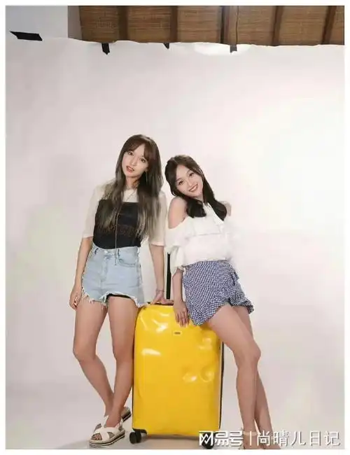 程潇和吴宣仪的闺蜜照,看着还真是挺美的