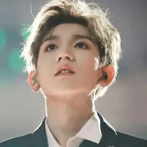 爱豆王源头像满天繁星,有我想成为的那道光王源