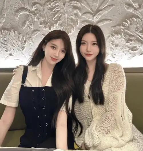 网友晒与黄晓明叶珂合影俊男靓女高颜值超养眼