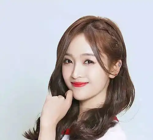 火箭少女单打不如抱团,少时的师姐在节目里给出建议,找准定位