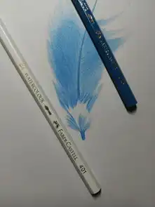 彩铅去点一丛已经熄灭的火,你是蓝色的