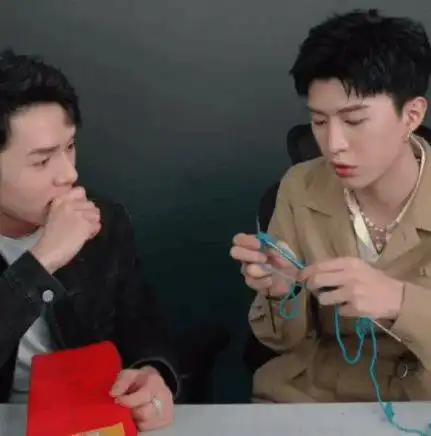 范丞丞都会哪些技能织毛衣开挖掘机不算啥,最后才是好男人必备