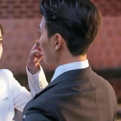 换上超甜情侣头像