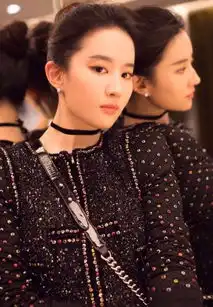 就爱少女粉刘亦菲藕粉色纱裙仙气飘飘