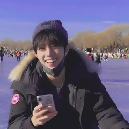 头像活在热切的希望和自由里