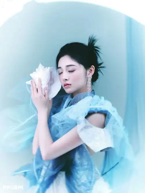 周洁琼飞雪氛围感大片