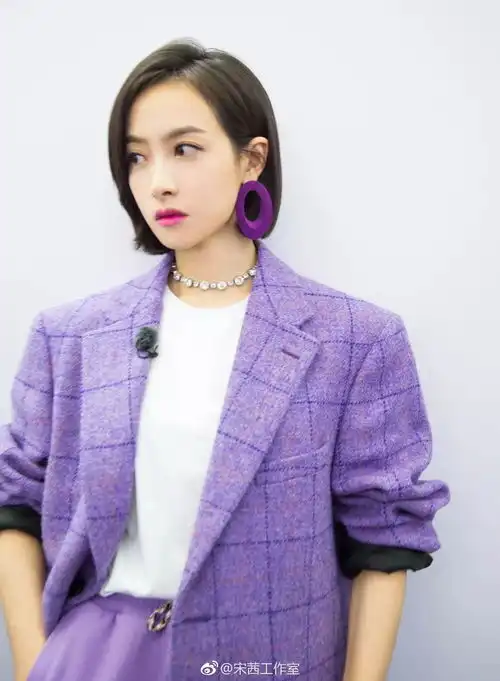 短发女孩,穿衣都不会太差