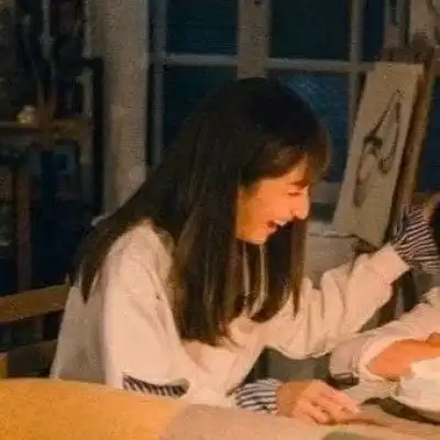 情侣头像不想和你只做朋友,咱不缺朋友