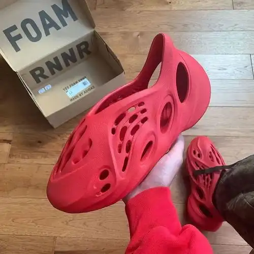 yeezyday回归yeezy700初代大量yeezy350补货发售,抢吗