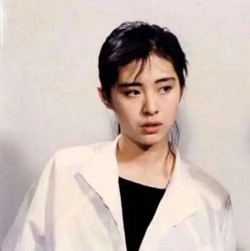 如何穿出优雅复古的港风林青霞王祖贤朱茵分享了6个搭配思路