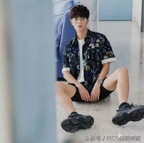 韩系早秋男装的搭配美学,冲突美的矛盾与平衡