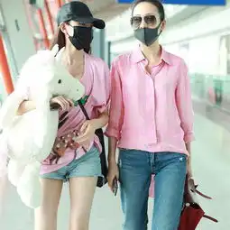 粉色系穿搭攻略穿出粉色的高级感,缔造简约优雅的少女心