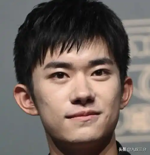 易烊千玺发胖后颜值迅速下跌看清他的生图近照后,我没眼花吧