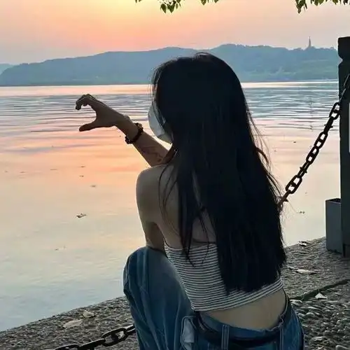 2024情侣头像一左一右情侣头像2023最火一对