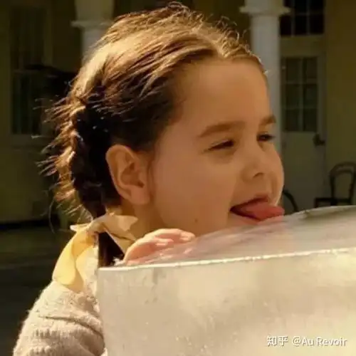 有没有像这样深色调,沉静又可爱的头像