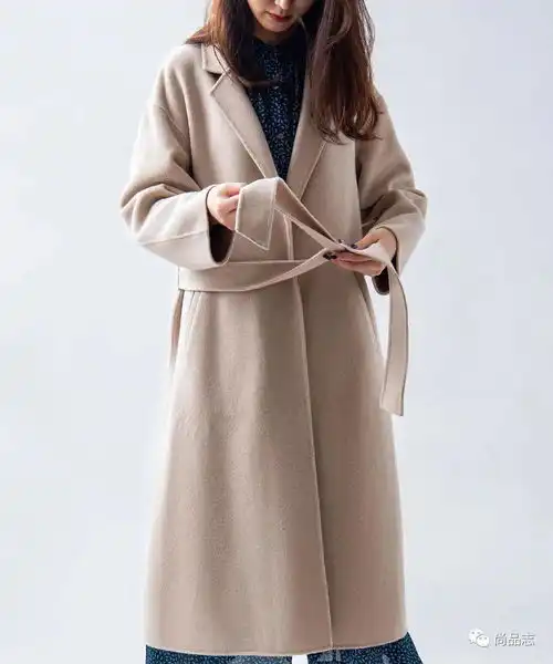 冬天的大衣里,这件最显肤白