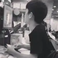 她哭了我不再慌