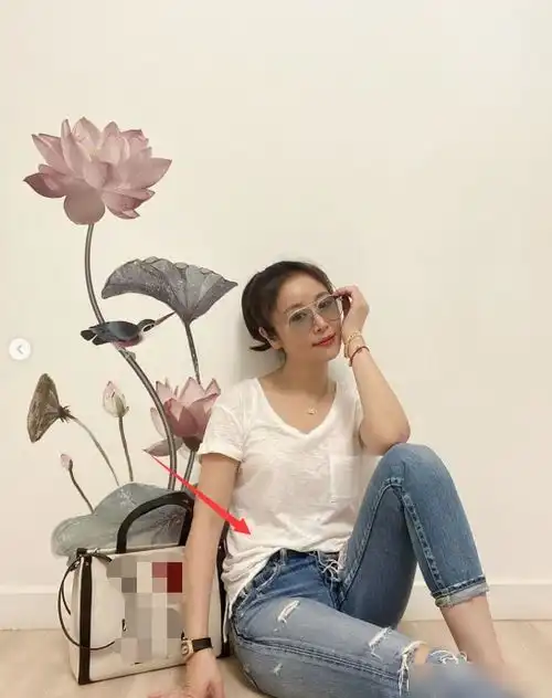 林心如晒美照提前庆情人节,老公视角甜如少女,小腹平坦不似有孕