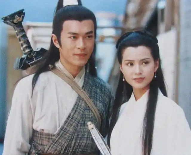 张无忌的婚礼上,张三丰送了秘籍,为何还送四个字他在暗示什么