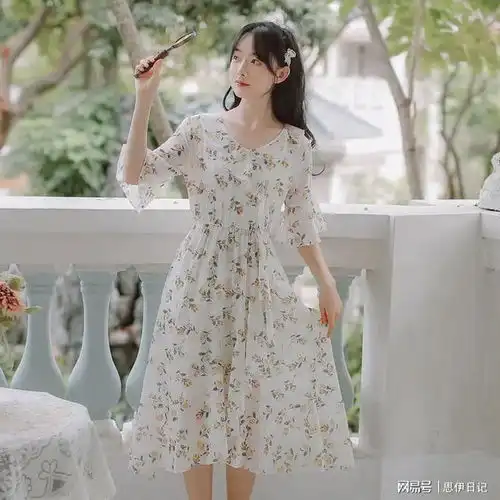 夏日必备纯欲风搭配技巧解密,让你瞬间成为街头焦点