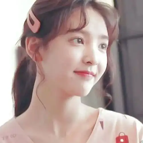 有没有爱笑女生真人头像最好是高清无水印的