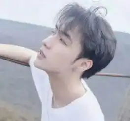 男生频繁有3种表现,多半已劈腿,别再被他当傻瓜了