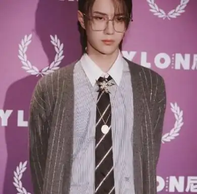 王一博在某综艺跳无价之姐,专业舞者全程敷衍,是看不上李宇春的歌么