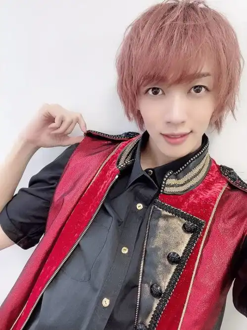 日本娘系男团直接叫粉丝付钱供养,大妈豪花800万成人肉atm