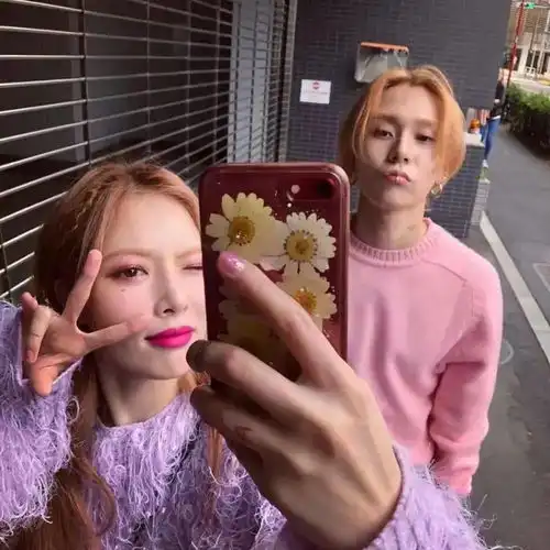 紫色系女生可爱头像泫雅