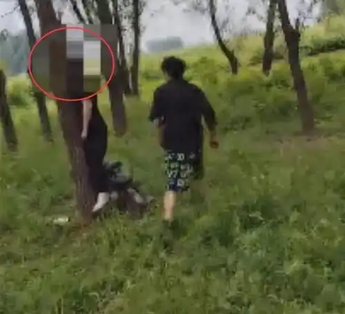 河南一女子因抑郁症在树林自缢身亡,网友心理健康最重要