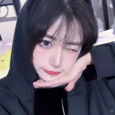 qq头像女生姐妹,漂亮好看又时尚的美女