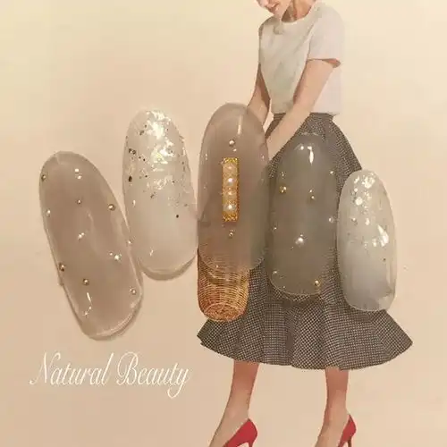 除了星月甲,她创作的这100款美甲也很温油