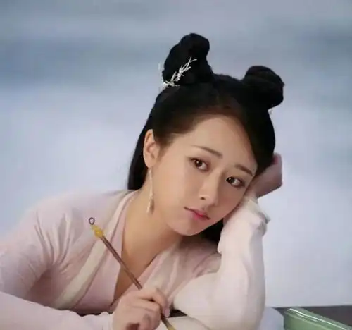 地头蛇压强龙青簪行番位之争,吴亦凡粉丝神逻辑,让人佩服