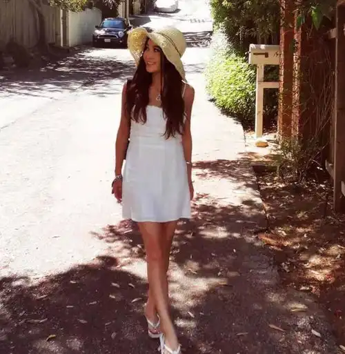 苏妲己温碧霞晒照庆祝53岁生日,童年记忆的她依然美如少女