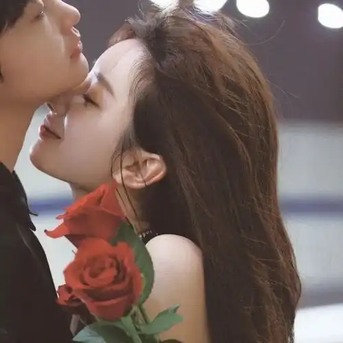 情侣头像一束花一个正式的告白