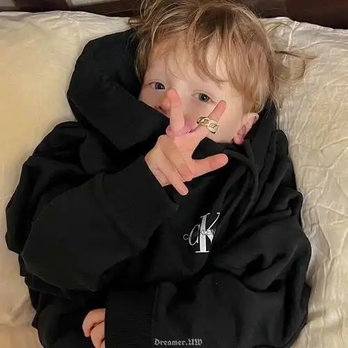 鲨鱼齿男孩头像情侣