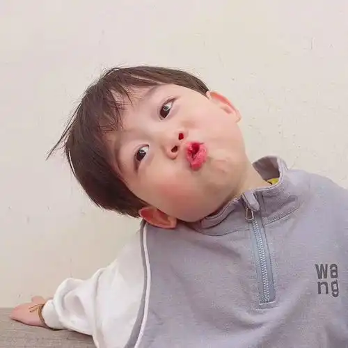 元气满满奶里奶气的女生头像