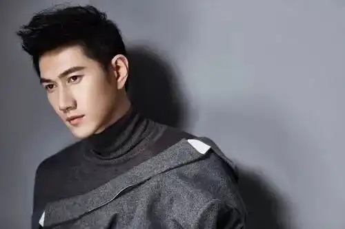 摩娑代言人男神何明翰多部作品齐热映尽展实力塑多面角色