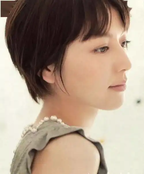 最适合圆脸大脸的日系发型,不要再纠结留长还是剪短发啦