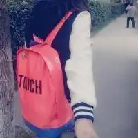 为你系鞋带qq情侣头像我已经习惯有你,别离开