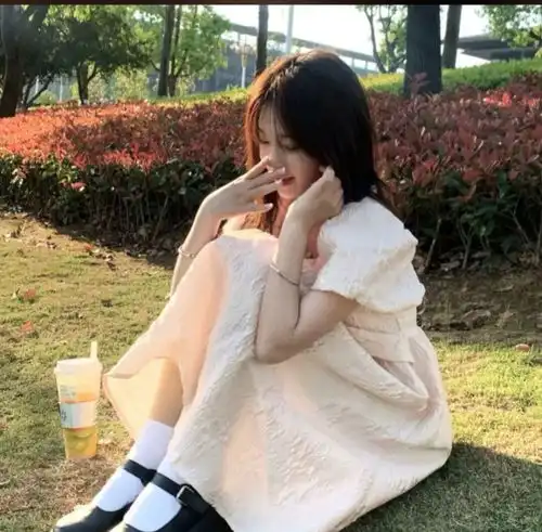 治愈系女生头像不露脸水