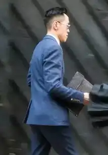 不是帅哥也要当一个背影杀手型男不信你看