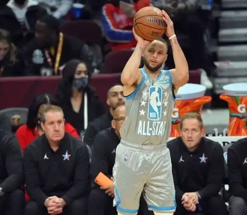 这言论真刺耳nba名记评库里当选mvp他只擅长打常规赛和全明星