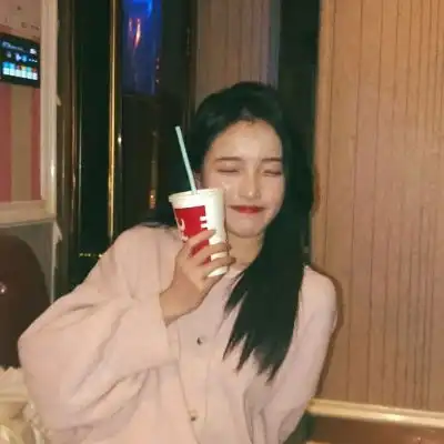 奶溶奶奶的可爱女生头像月亮坠女生头像我要个性网