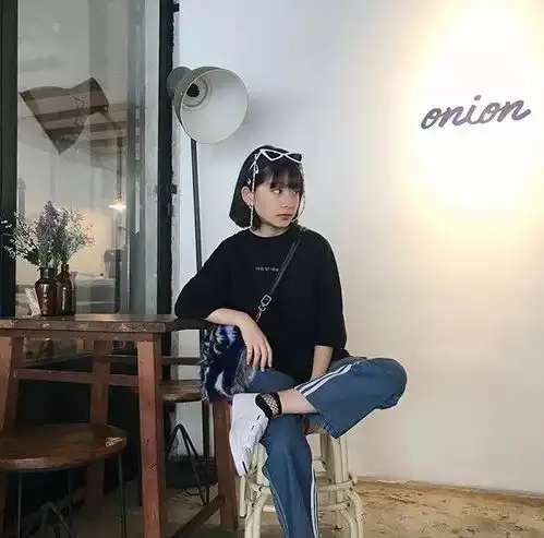 50多张穿搭模板,这个小个子姑娘每张照片都好看