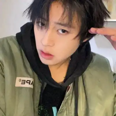 ins小清新文艺范男头听了前任的男生头像我要个性网