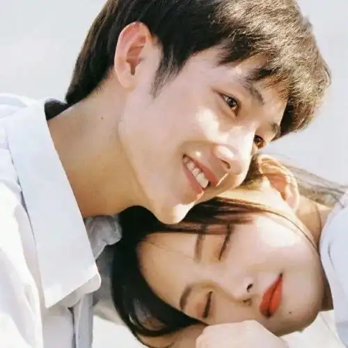 宝藏情侣头像来抱走吖