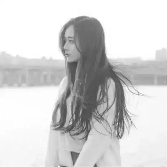 动漫头像黑色系女生侧脸