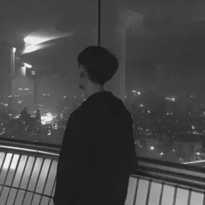 黑色系情侣头像一男一女